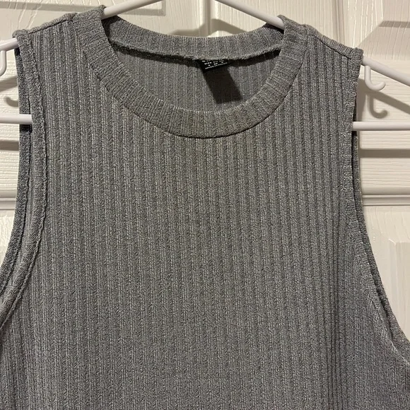 Top - Picture 3 of 4